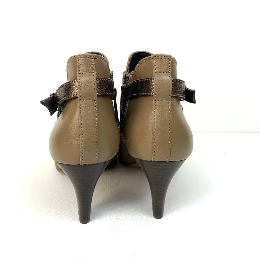 Donald J Pliner Tamy Pointed Toe Suede Ankle Boots Heels Size 9.5 - Picture 6 of 16